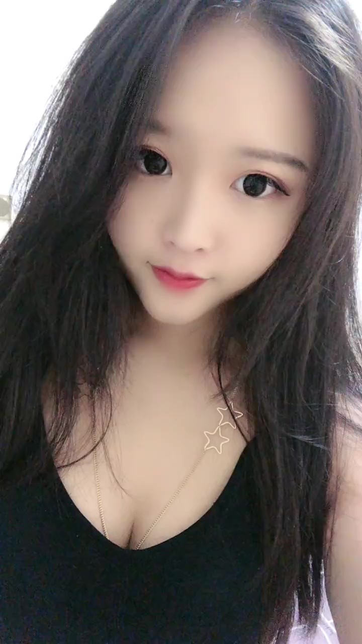  风情万种的妩媚小妞可双飞上门