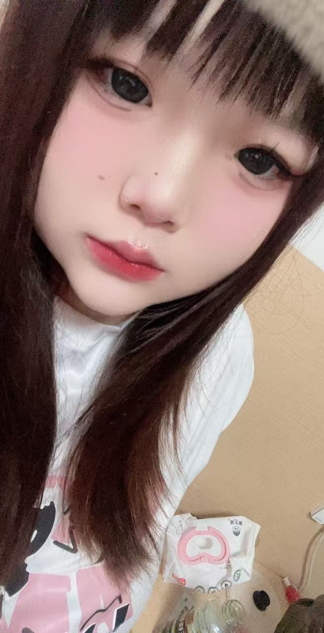 大连丰满小嫩妹