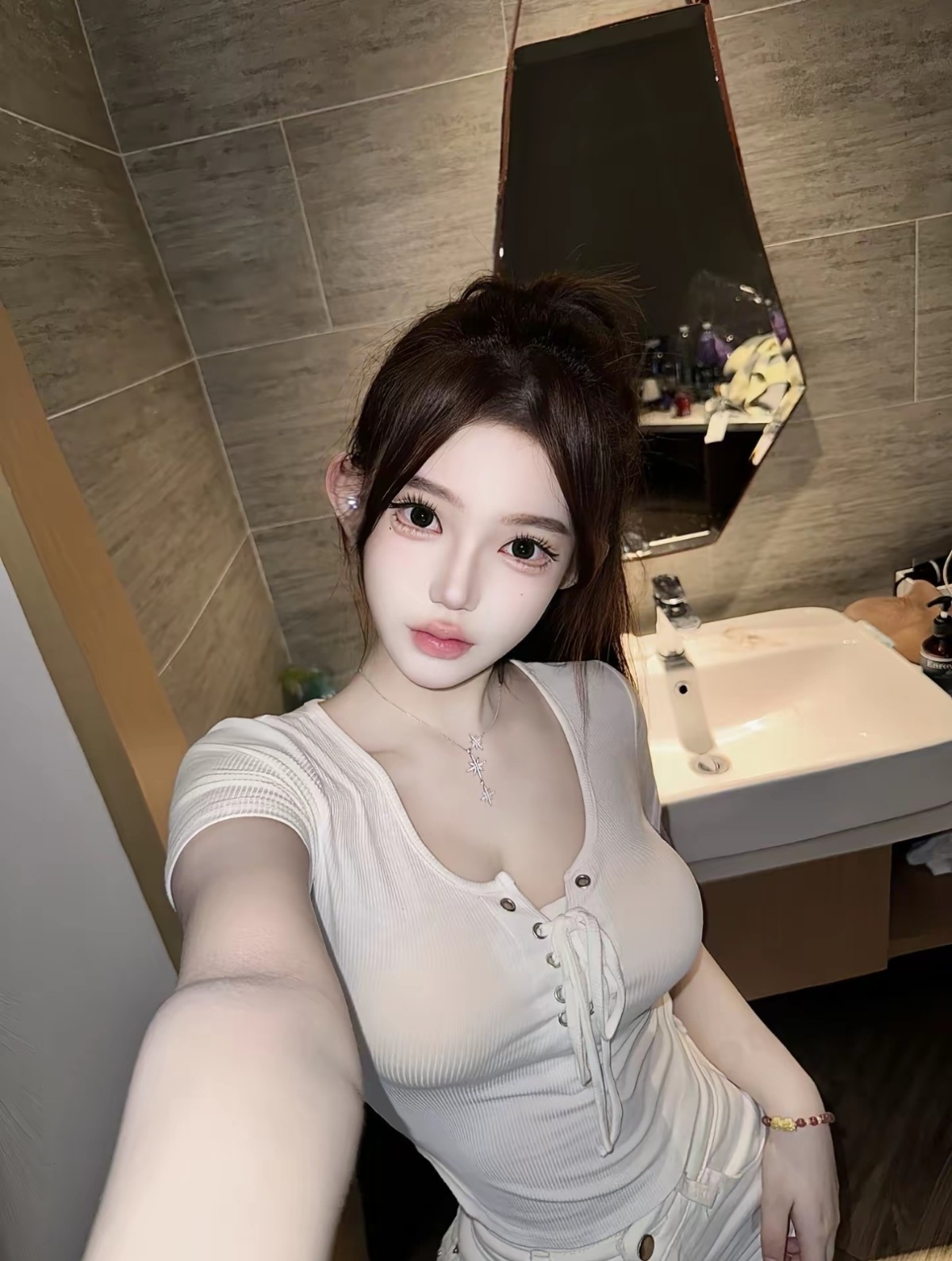 龙华甜妹娜娜奶大穴嫩