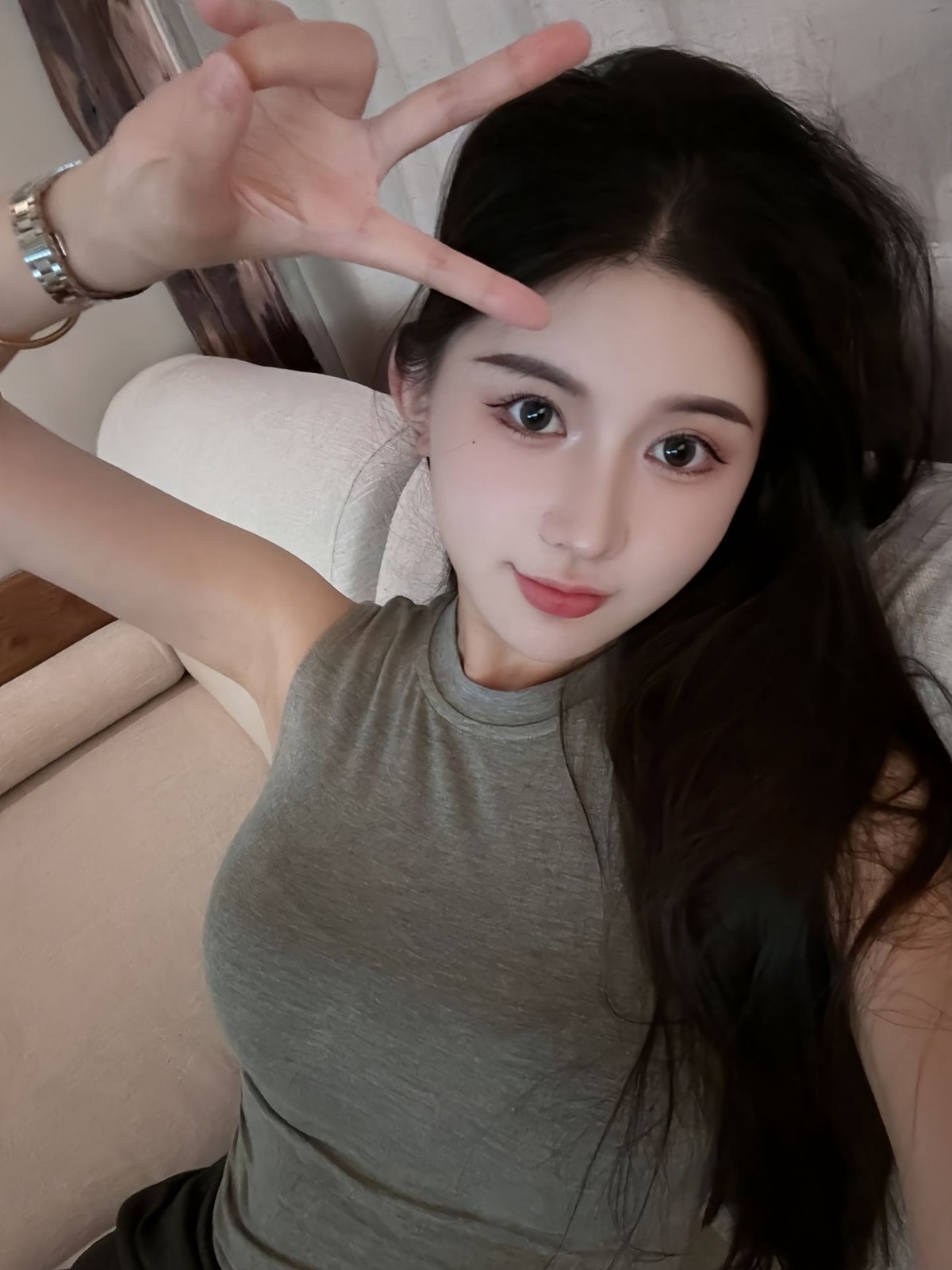 潇潇小姐很纯很欲身材正点