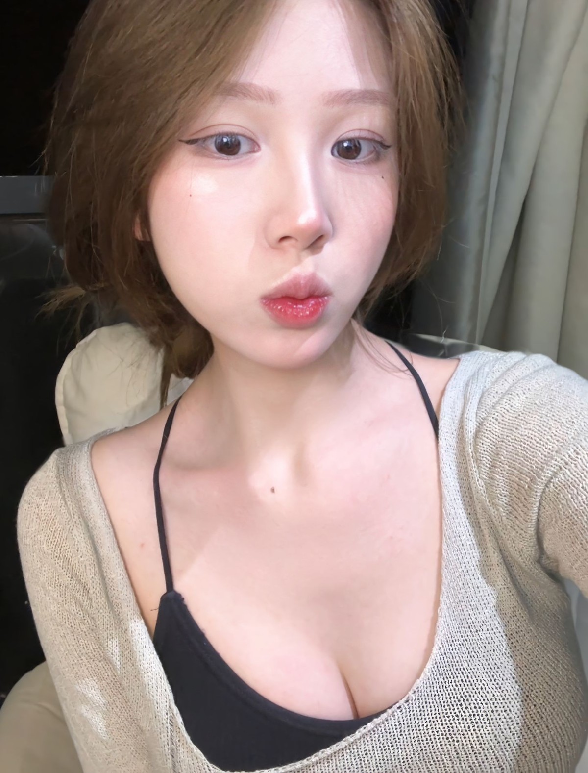 【成都】大奶辣妹分享出来好逼一起日
