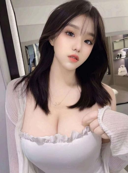 南京胸部一手无法掌握的女人