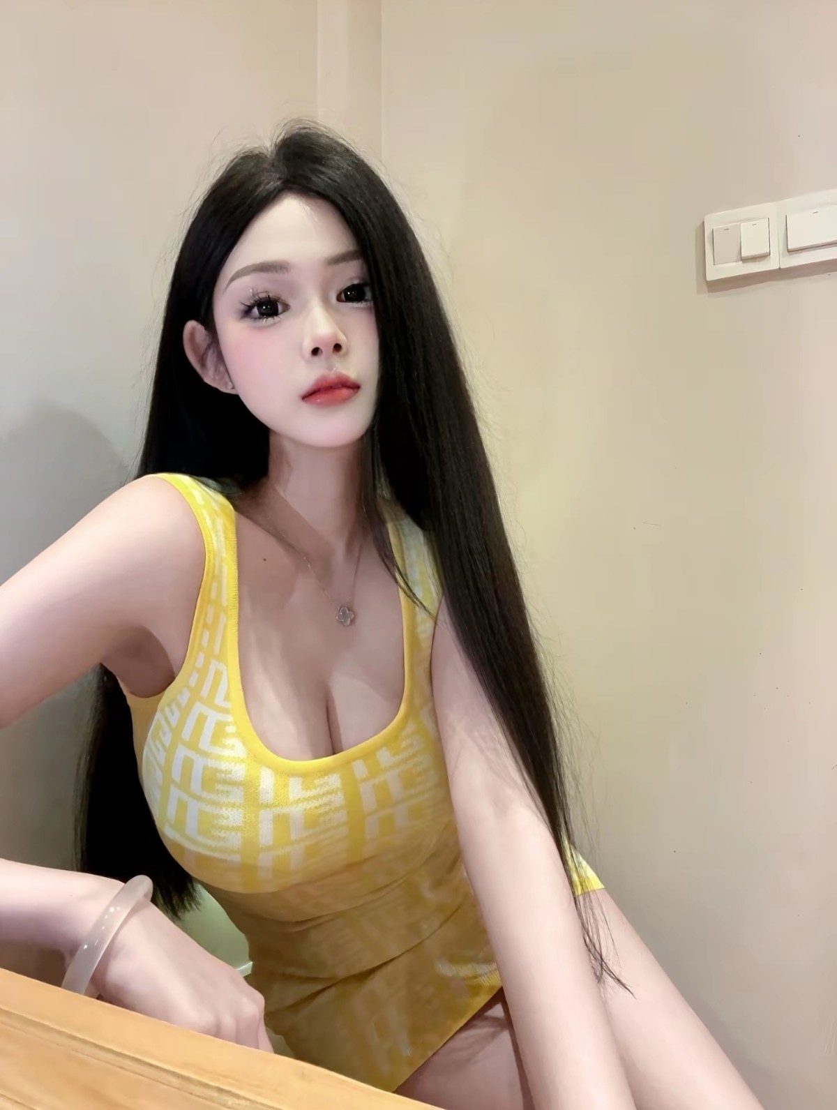 嫩模太顶了拿嘴当逼插