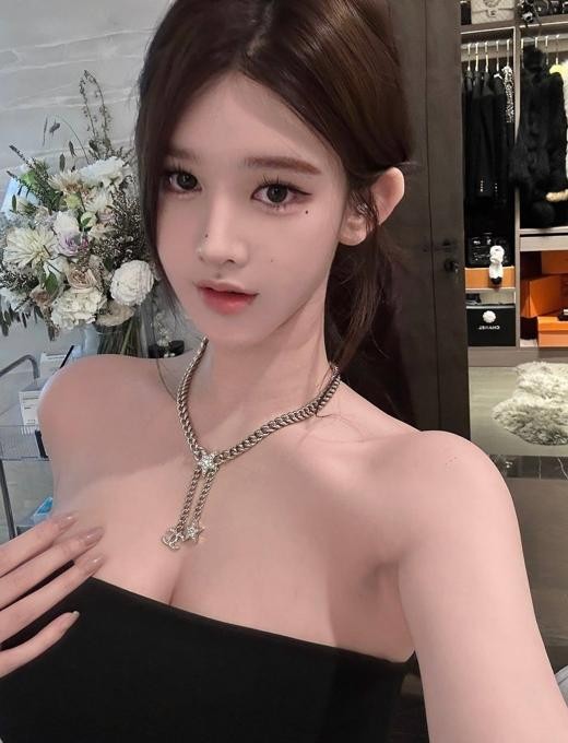 广州奶子手感极佳粉色阴蒂奶头小
