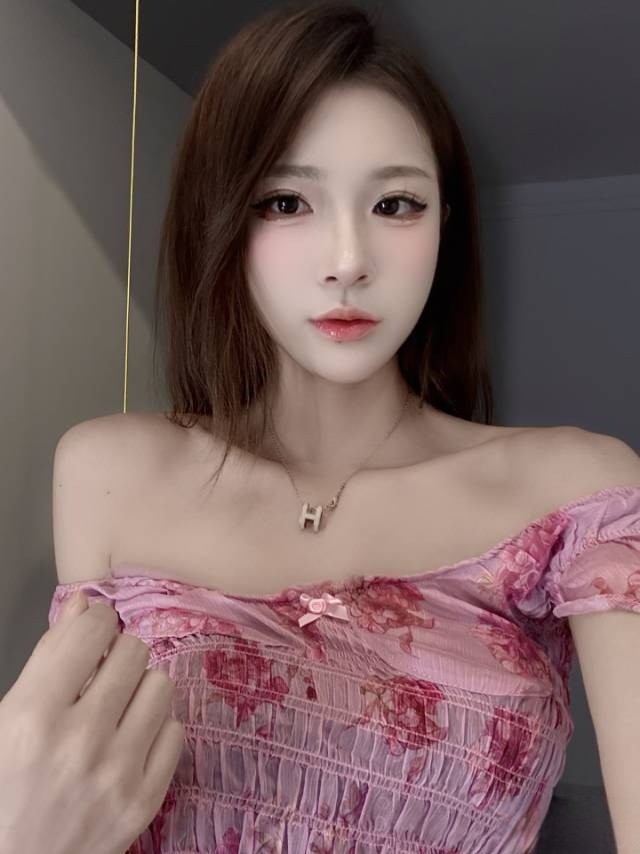 【绍兴】妹子很投入，换了几个姿势，好爽