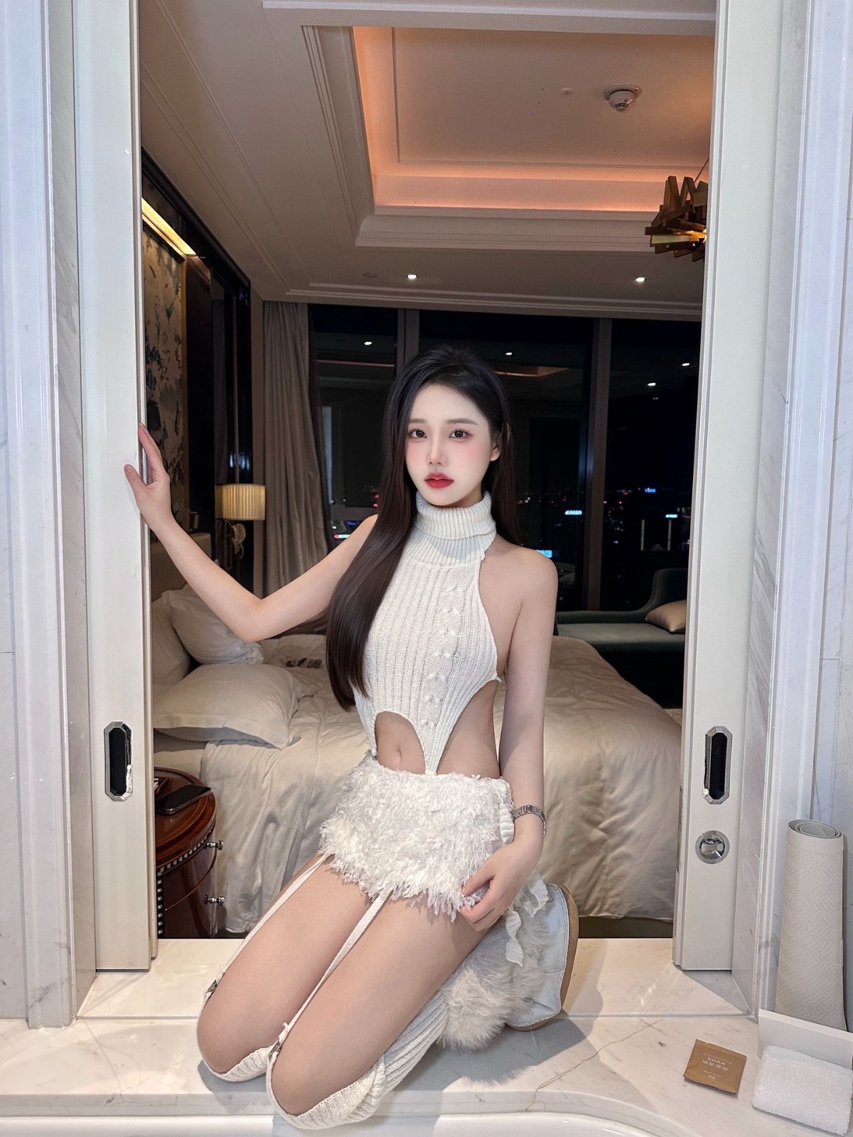 小浪货白嫩肉体肏的爽