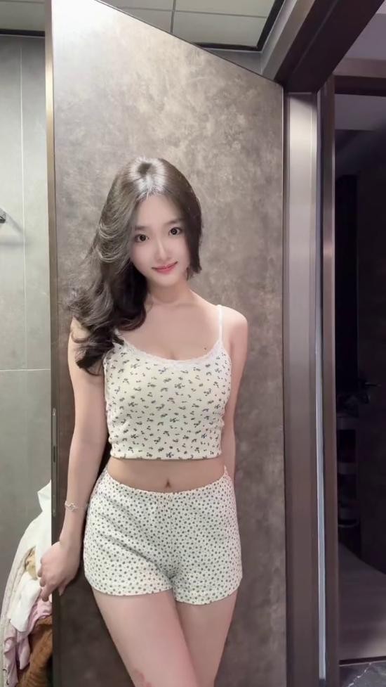 【上海】巧鲍鱼粉粉的淫水都是香