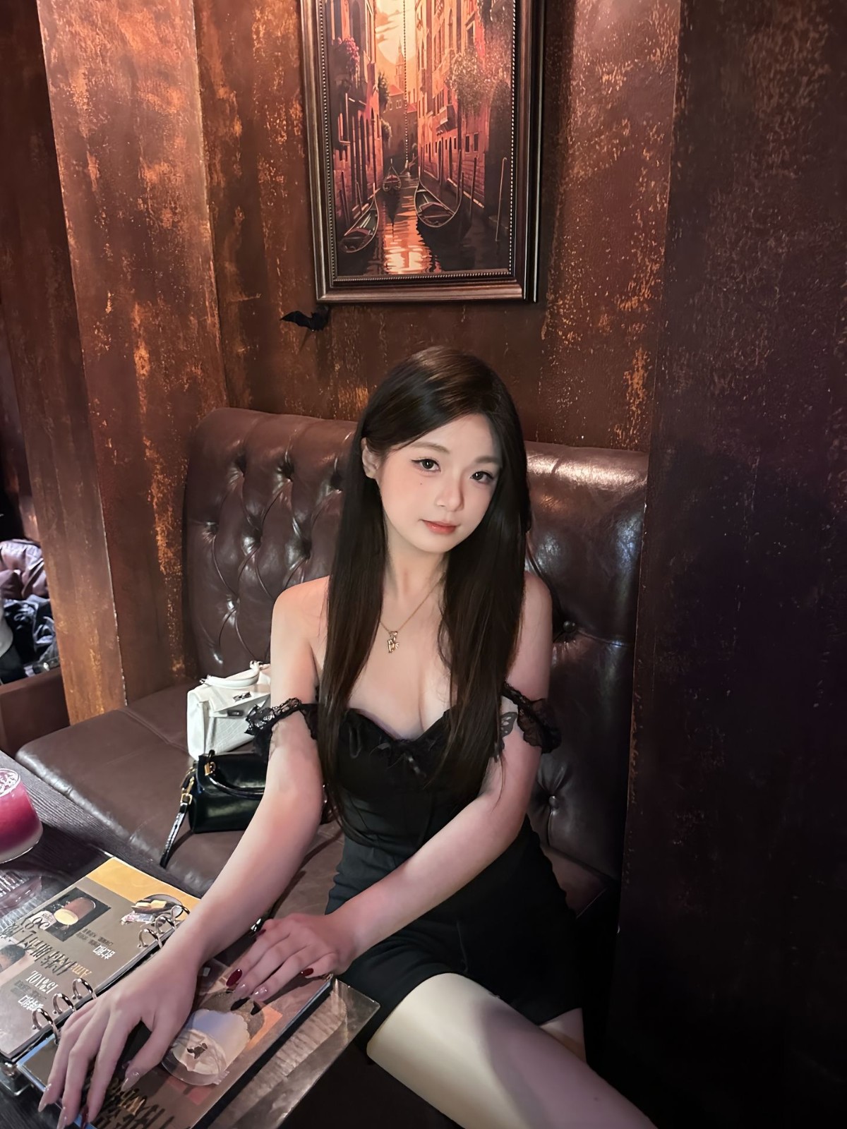 蜀山区嫖的小嫩妹C奶粉bb
