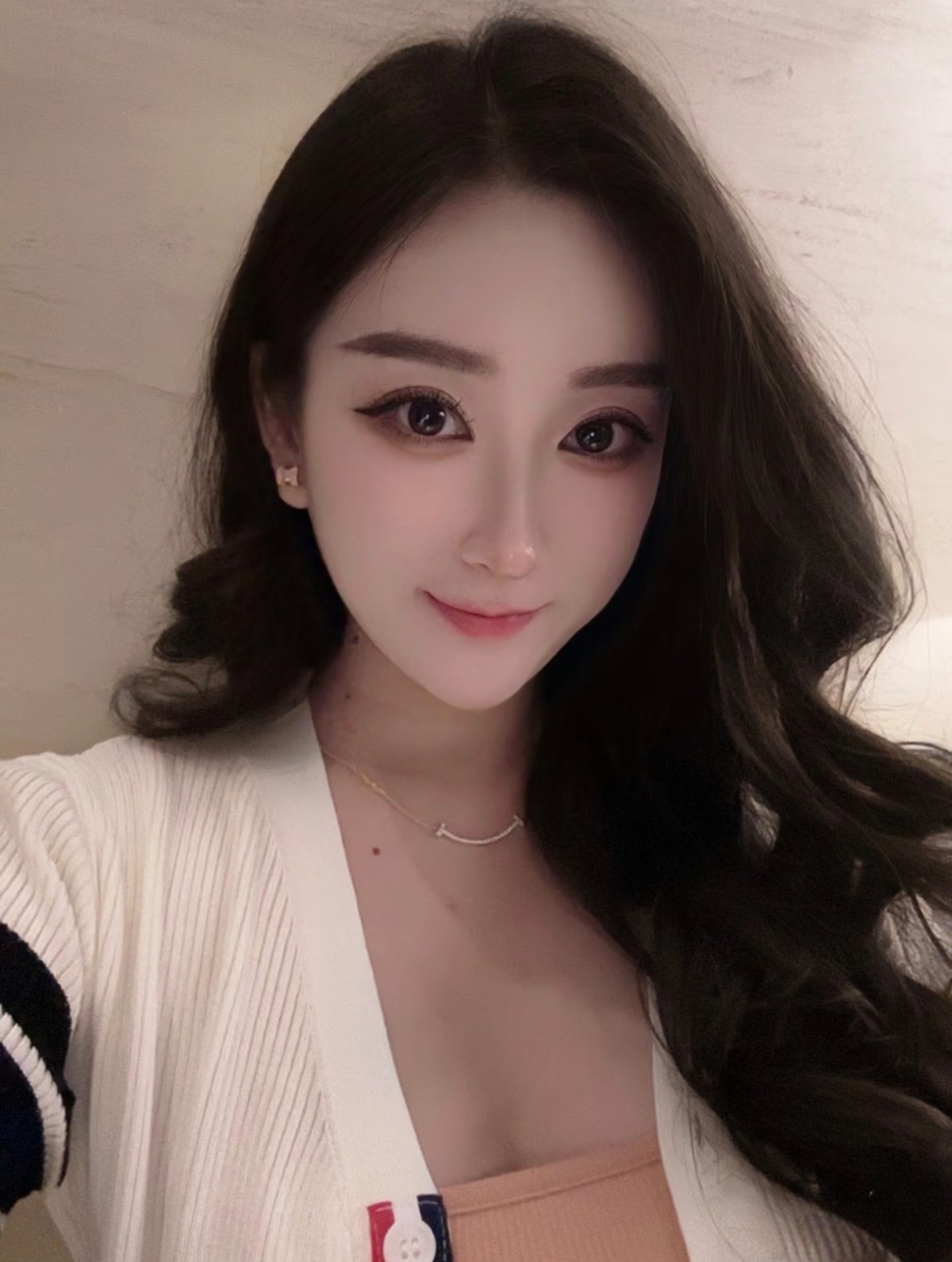 B96A5D5BA00DFE77000D51AA7D791556.jpg