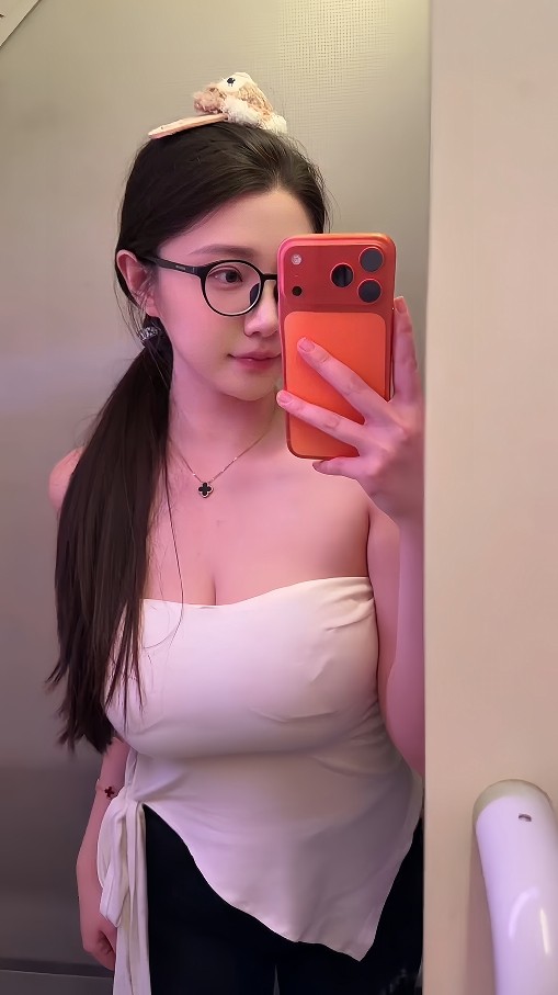 粉嫩紧致邻家女