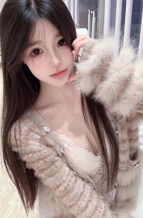 24岁极品小嫩妹