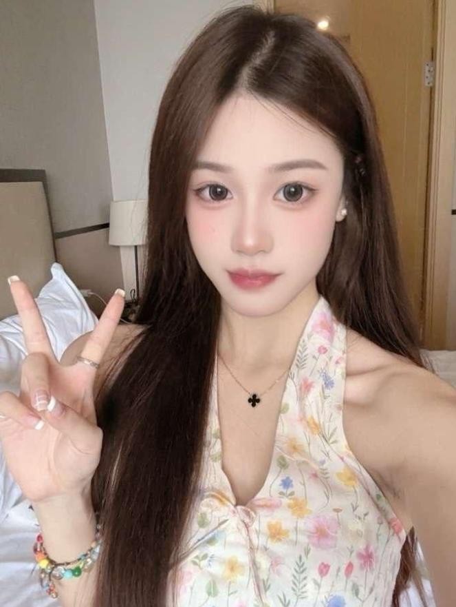 昆山小极品嫩妹直接给她两刺