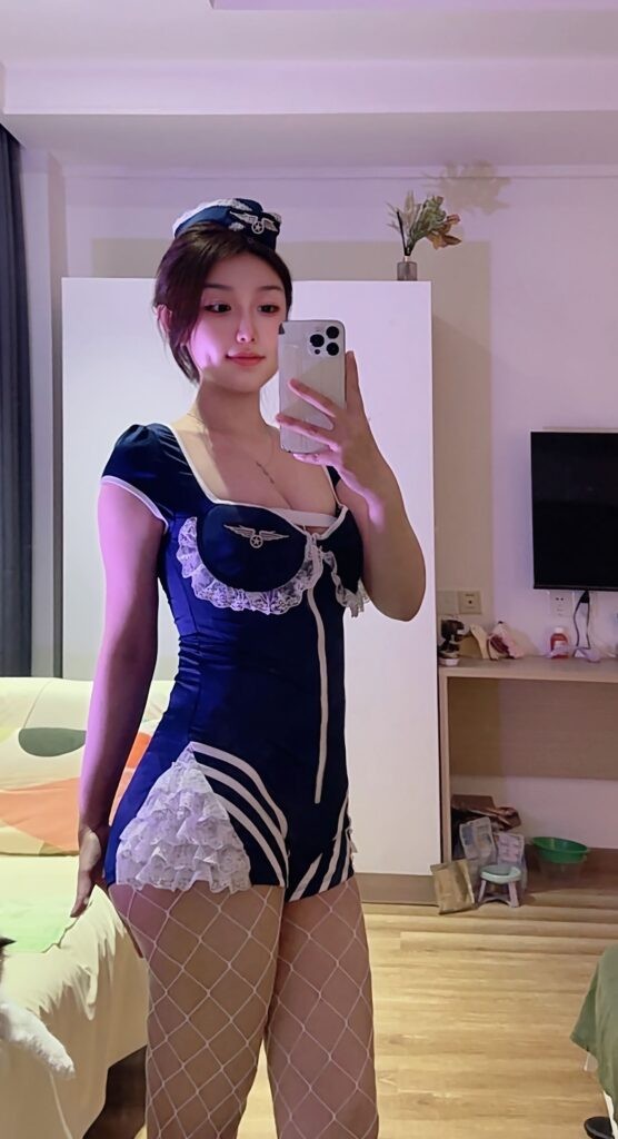 洪山区制服诱惑的大长腿！