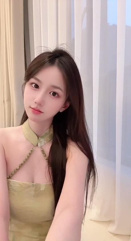 常熟妹子外表文静 床上很猛