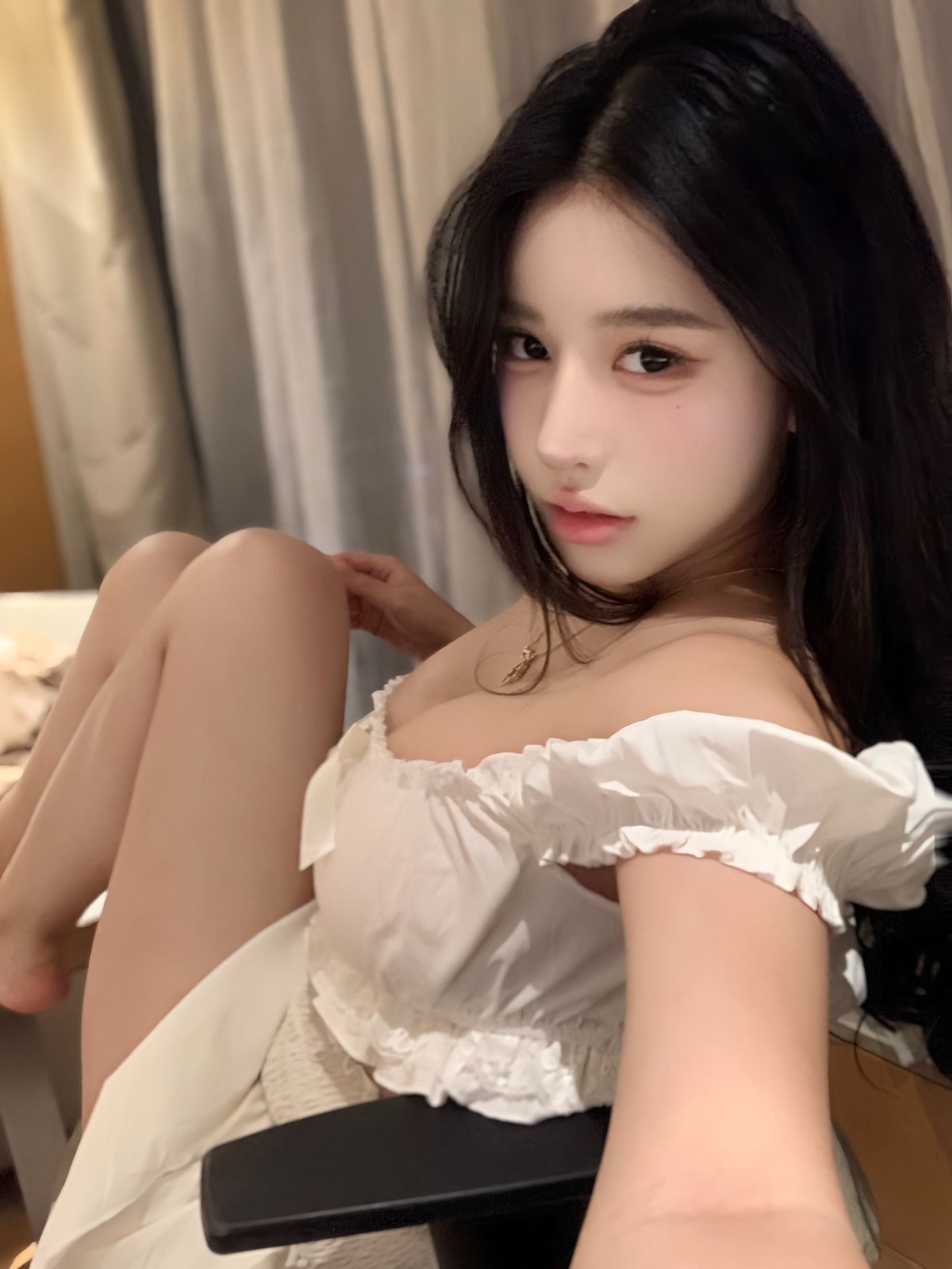 学生妹大奶配一线天嫩鲍