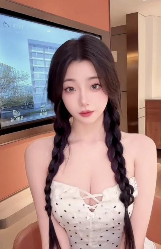 大连妹子乳白奶子越舔越来劲