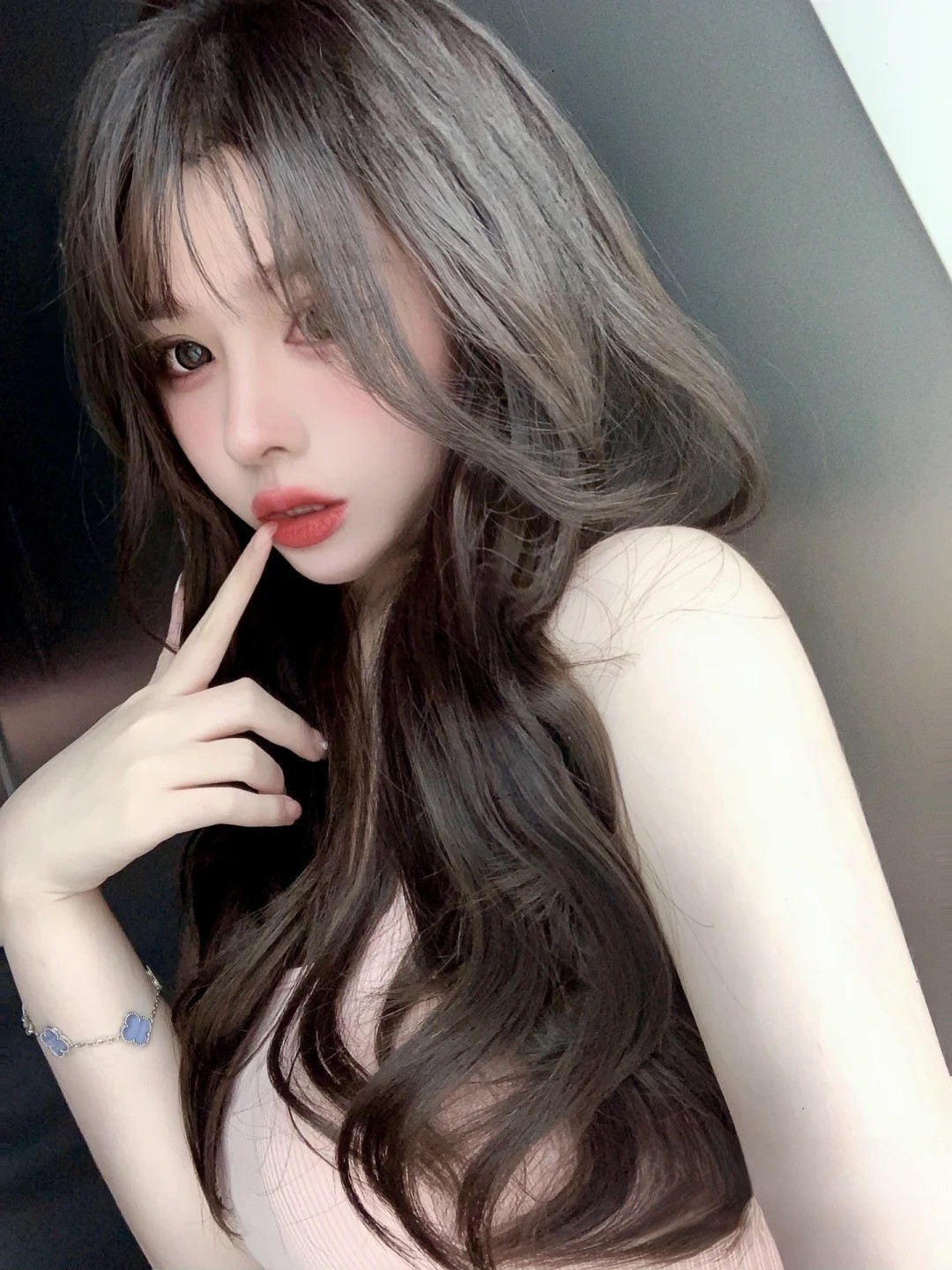 难得一见嫩穴超粉女神
