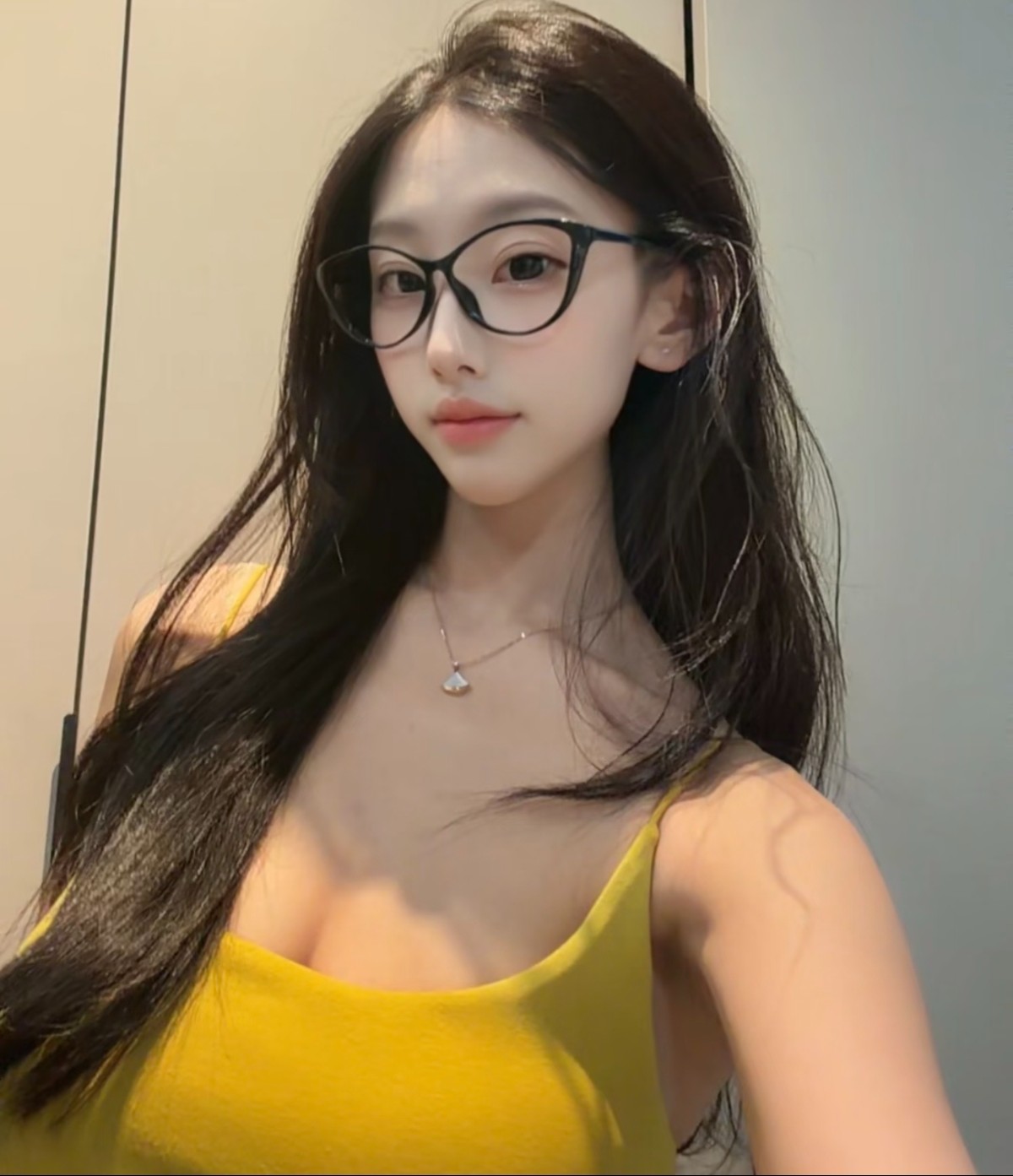 上海市青浦区大胸眼镜妹服务超棒