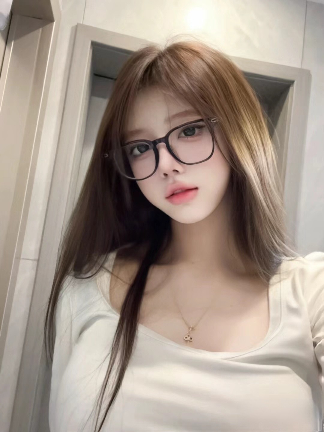 外表清纯乖巧妹妹