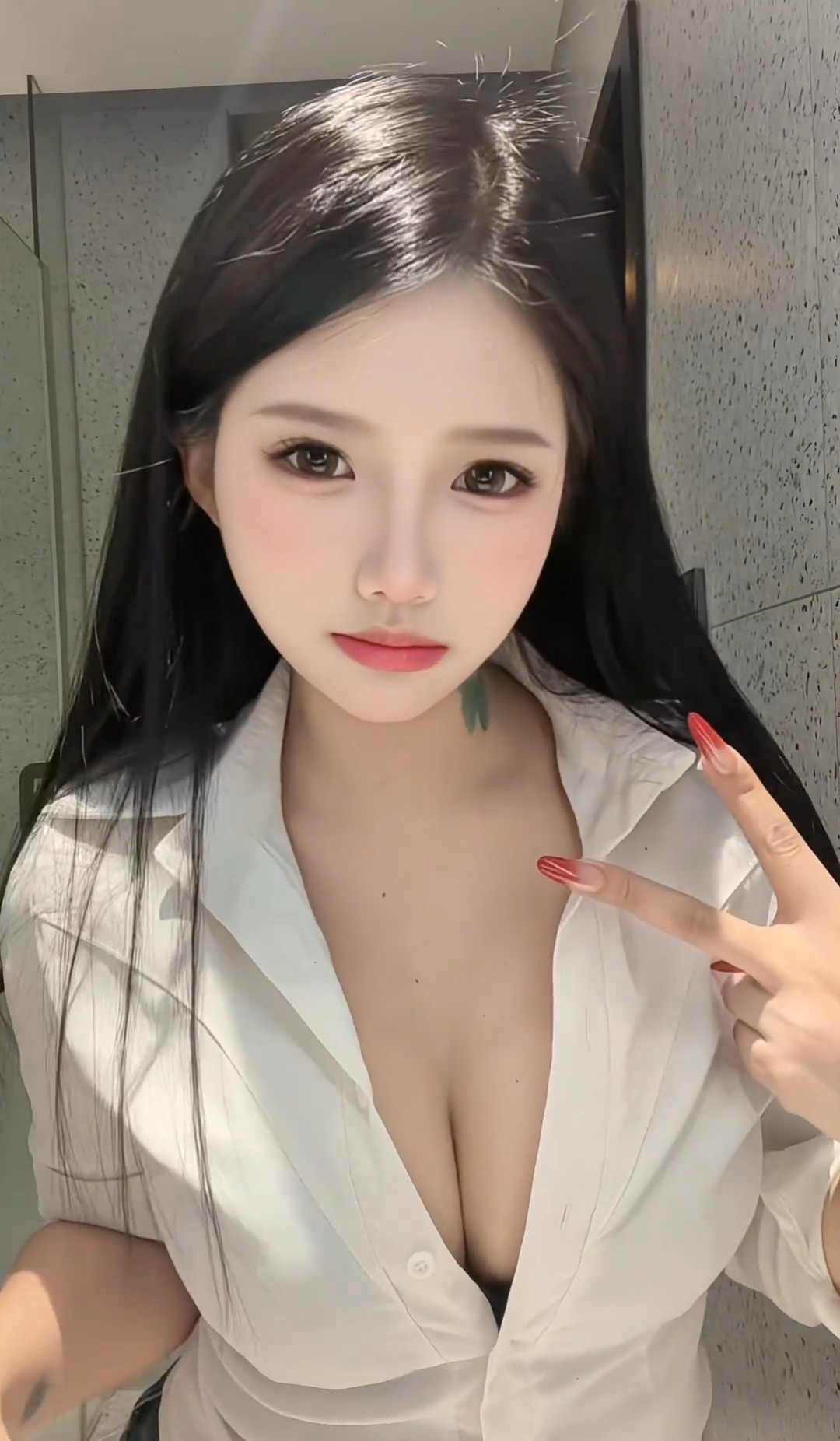 可爱大奶妹让我硬了又硬