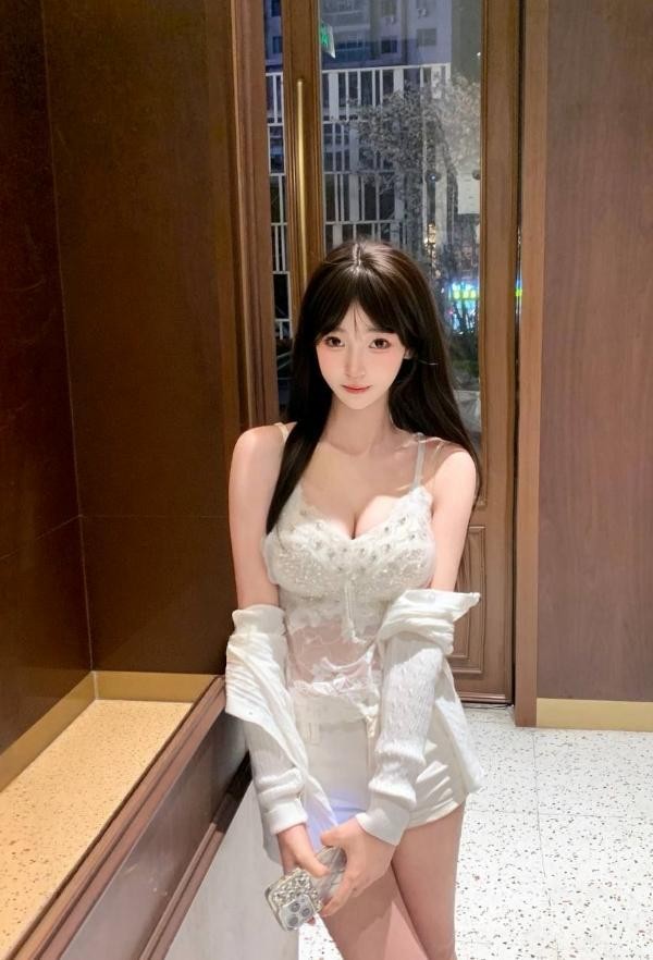  昆明刚下海表妹水嫩逼不等人