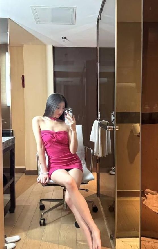 扬州很漂亮骚妹搞了一炮，爽啊