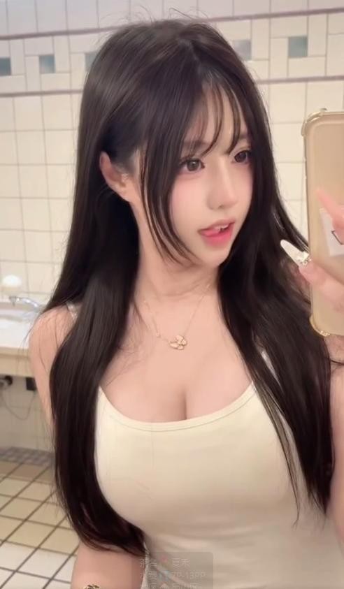 杭州妹子妩媚面貌非常撩人