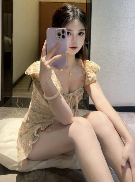 深圳小妖精主动舌吻调情